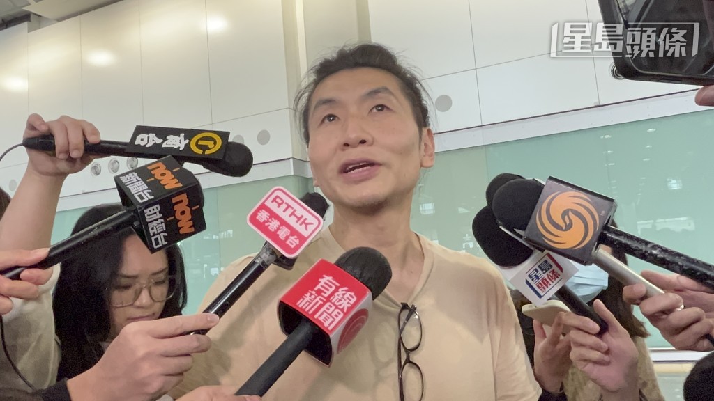 港人旅客陳先生指羽田機場情況不混亂,機場方面有向旅客派發毛氈和水。蔡楚輝攝 港人旅客陳先生指羽田機場情況不混亂,機場方面有向旅客派發毛氈和水。蔡楚輝攝