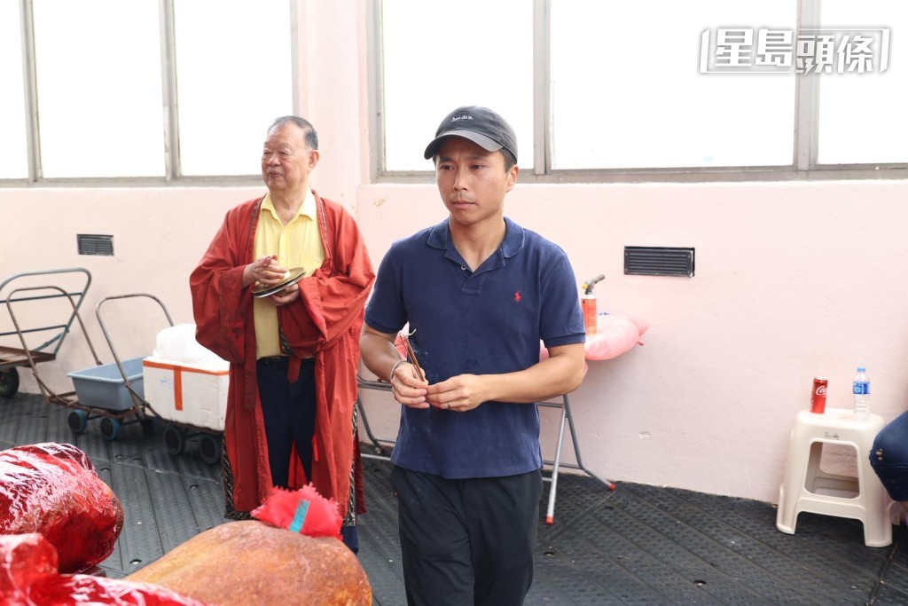 骑师方面则有、田泰安、钟易礼、潘明辉 (图) 和黄智弘等撑场 骑师方面则有、田泰安、钟易礼、潘明辉 (图) 和黄智弘等撑场