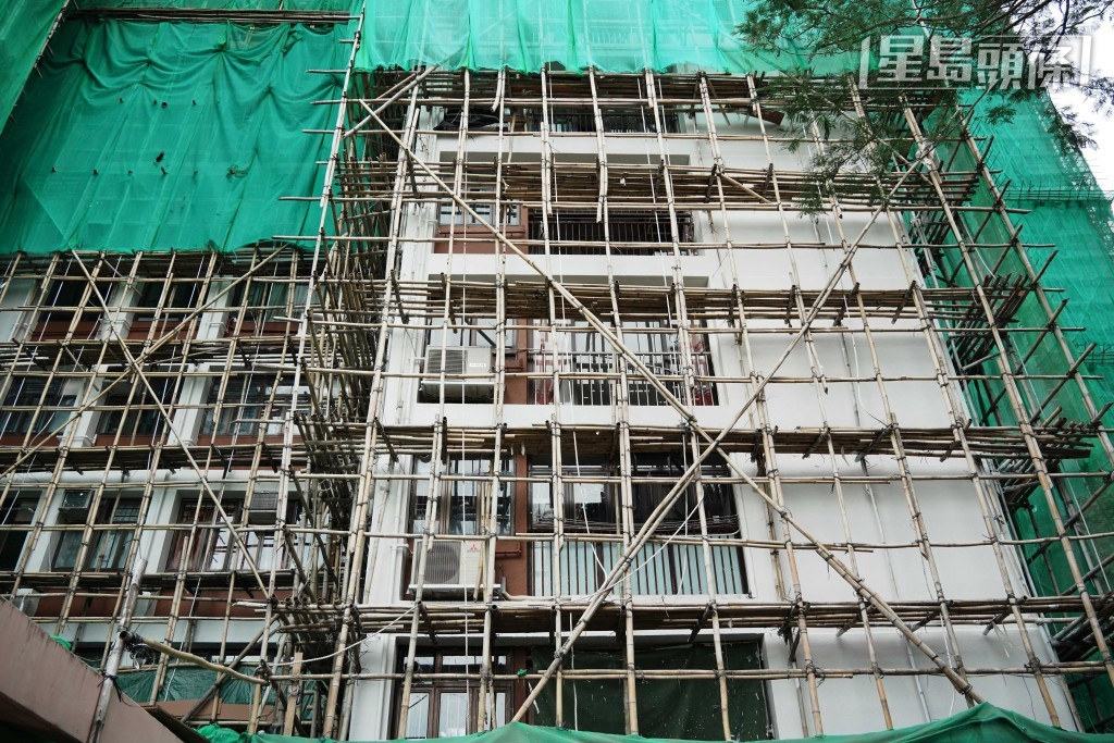 穗禾苑共有9座，每座有36層，前年起進行翻新大維修，造價逾3.88億。