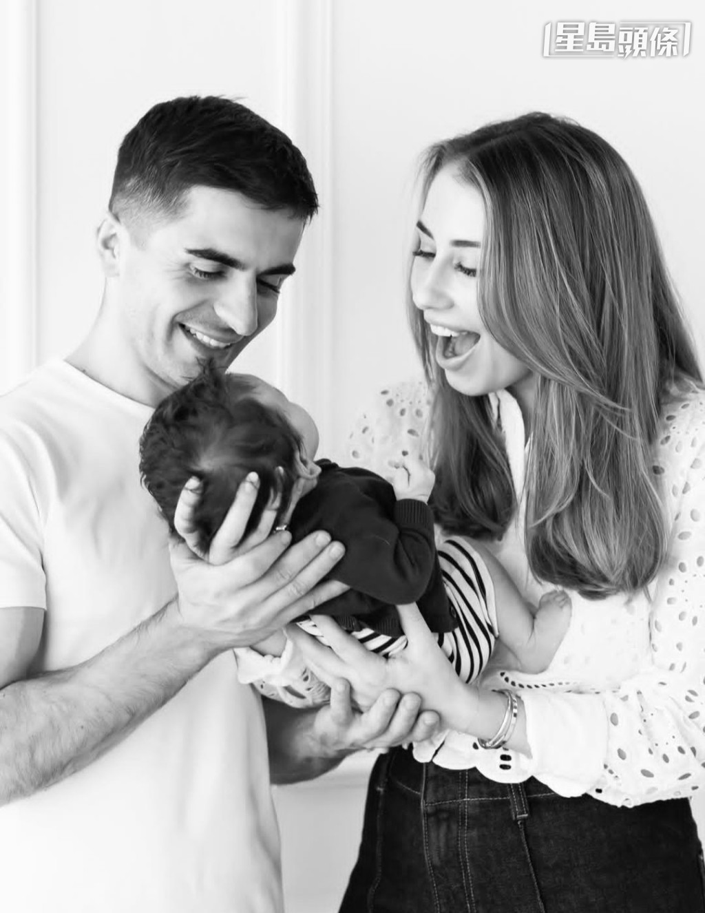 艾兆礼日前在他的社交平台分享一家三口温馨的相片，家人的支持是骑者全力奋斗的动力泉源。相片来源：艾兆礼IG