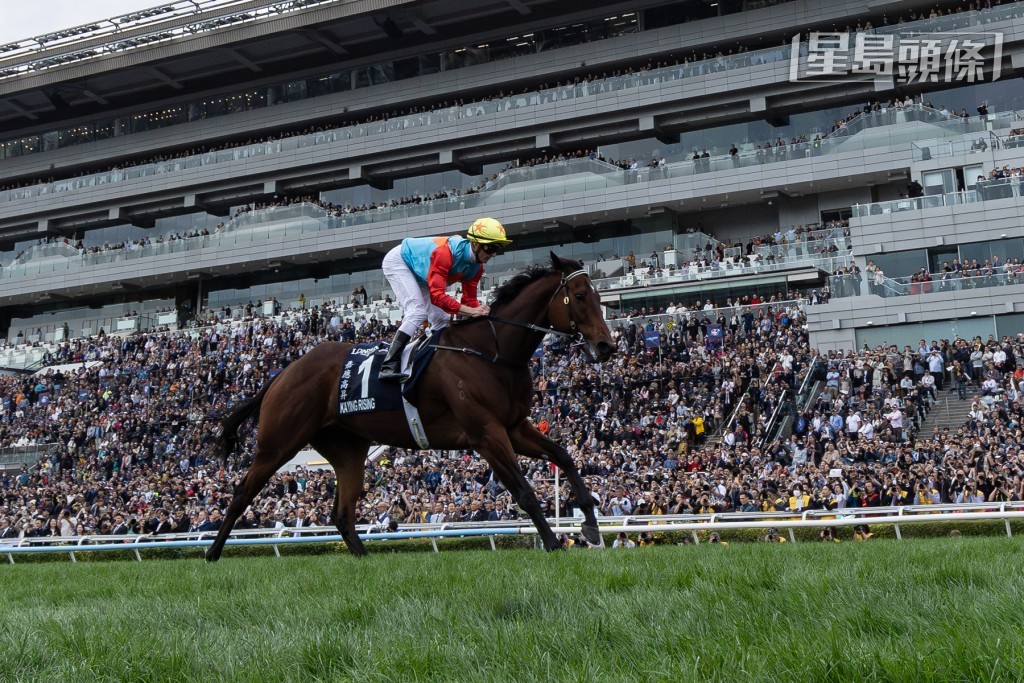 马会赛马产品部主管关斌德刚周日赛后亦指出，五月中公布的新一轮浪琴全球最佳赛驹排行榜，「嘉应高升」的国际评分将有机会高达130或以上。图片来源：HKJC