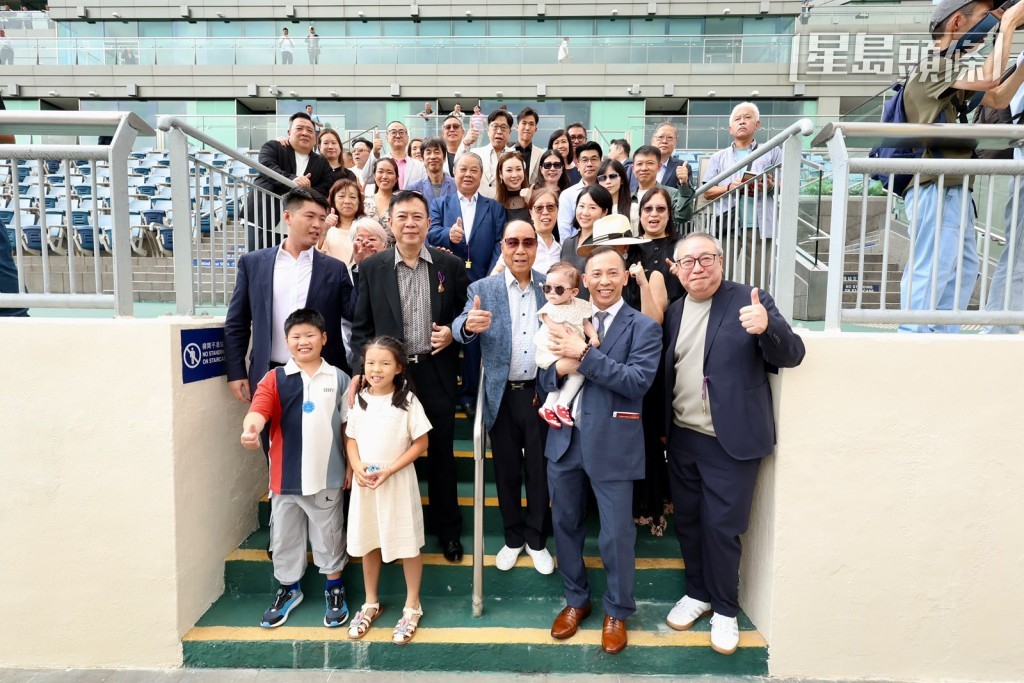 馬主黃錦財的養馬團體名為為善聚樂，馬主們都是一班經常做善事、志同道合的朋友。