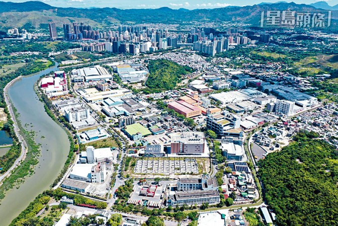 當局已統籌整合供立法會考慮進行專題研究的課題達120個,當中分六大主題,當中包括土地房屋及北都。 當局已統籌整合供立法會考慮進行專題研究的課題達120個,當中分六大主題,當中包括土地房屋及北都。