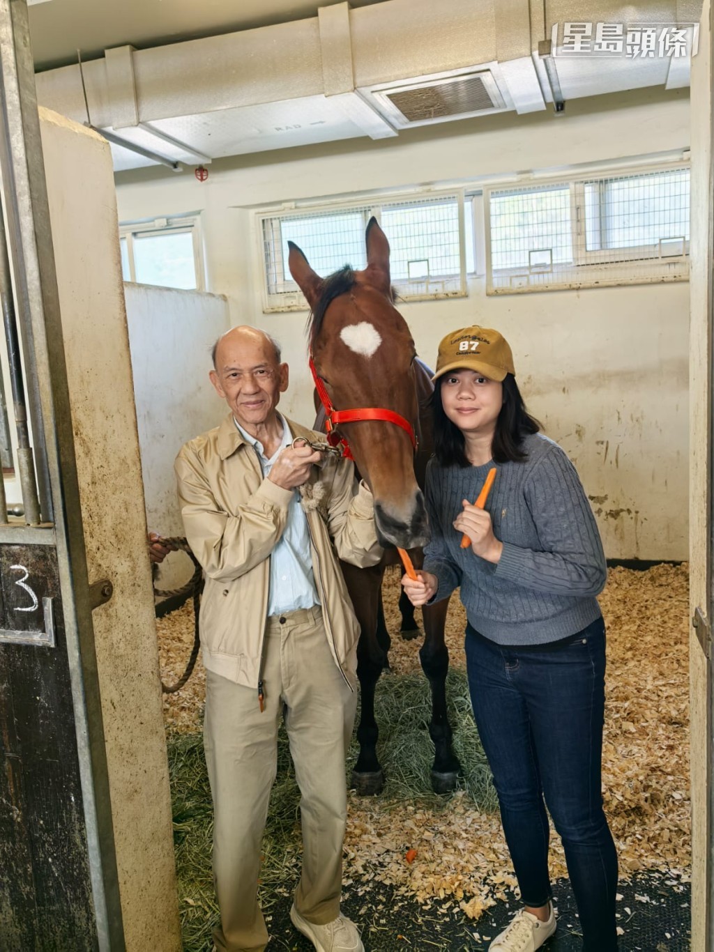 「辣」系吴氏一家人愿意照顾旗下马匹终老,为牠们寻求理想的退役地方,是好好的马主。 「辣」系吴氏一家人愿意照顾旗下马匹终老,为牠们寻求理想的退役地方,是好好的马主。