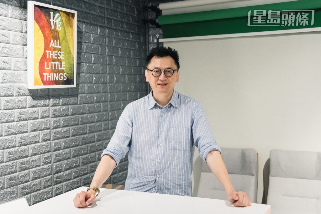 徐家健對美伊達成和議感樂觀,相信油價回落可掃除加息陰霾。 汪旭峰 攝 徐家健對美伊達成和議感樂觀,相信油價回落可掃除加息陰霾。 汪旭峰 攝