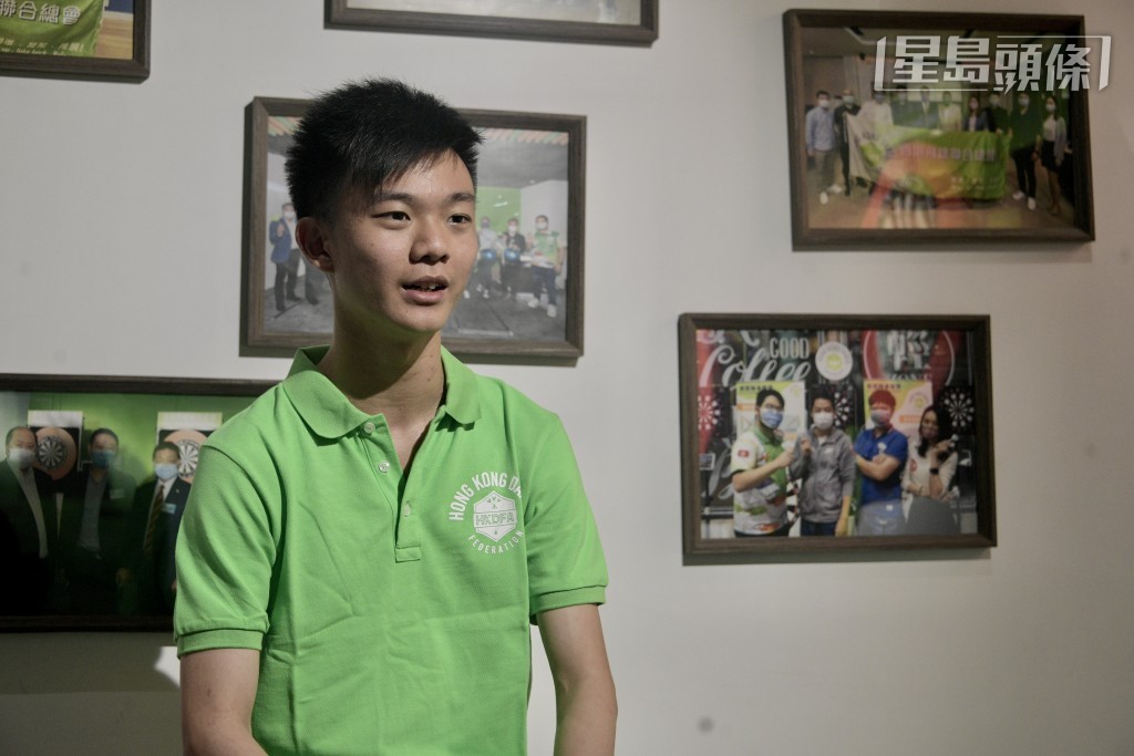 會方將為鍾栢綸開設個人社交平台專頁,分享他在英國參與擲飛鏢運動及求學的經驗。 會方將為鍾栢綸開設個人社交平台專頁,分享他在英國參與擲飛鏢運動及求學的經驗。