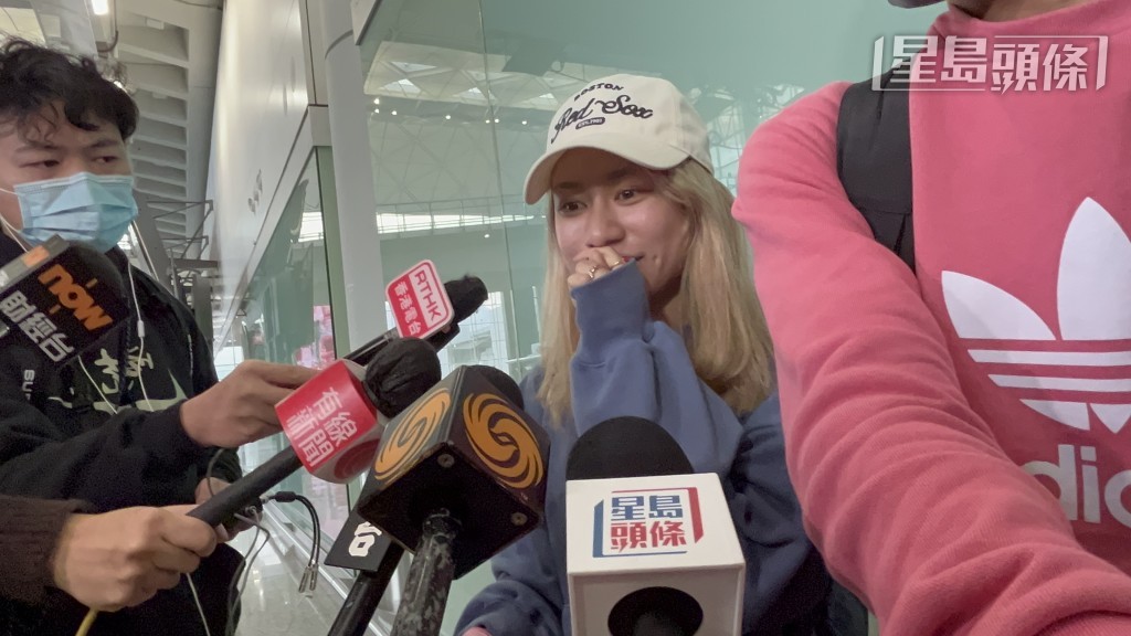 旅客杜小姐遇上航班延誤滯留,直言「好攰」。蔡楚輝攝 旅客杜小姐遇上航班延誤滯留,直言「好攰」。蔡楚輝攝