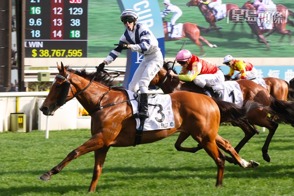 「球星」在沙田攻下四歲馬經典賽事系列次關香港經典盃。 「球星」在沙田攻下四歲馬經典賽事系列次關香港經典盃。