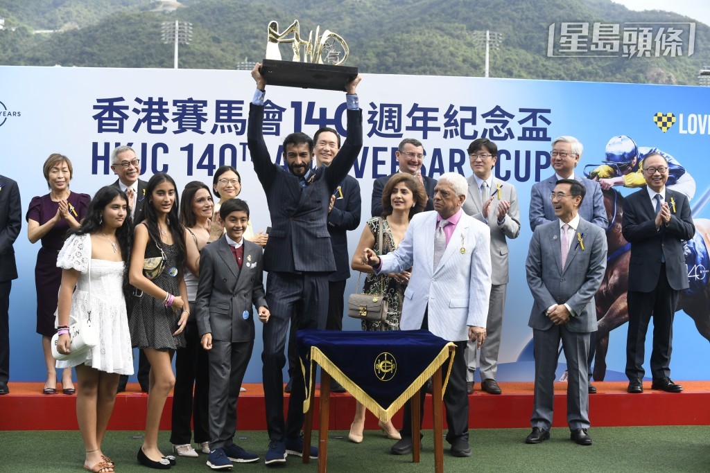 「话你知」马主是超级网红兼著名裁缝Roshan (捧杯者) ，其动态一向吸引不少粉丝网民。