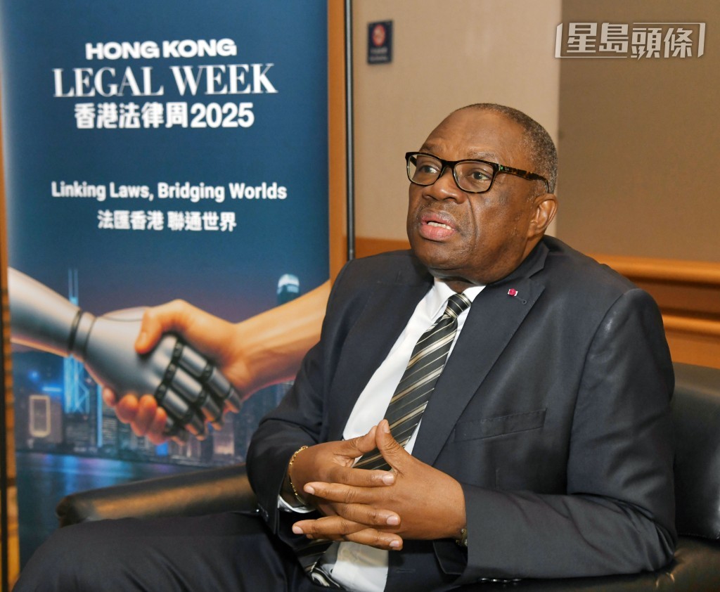 喀麥隆共和國司法部立法司司長、國際調解院國際商事及投資調解規則專家組共同協調員Gaston Kenfack Douajni接受《星島》訪問。何健勇攝  ​