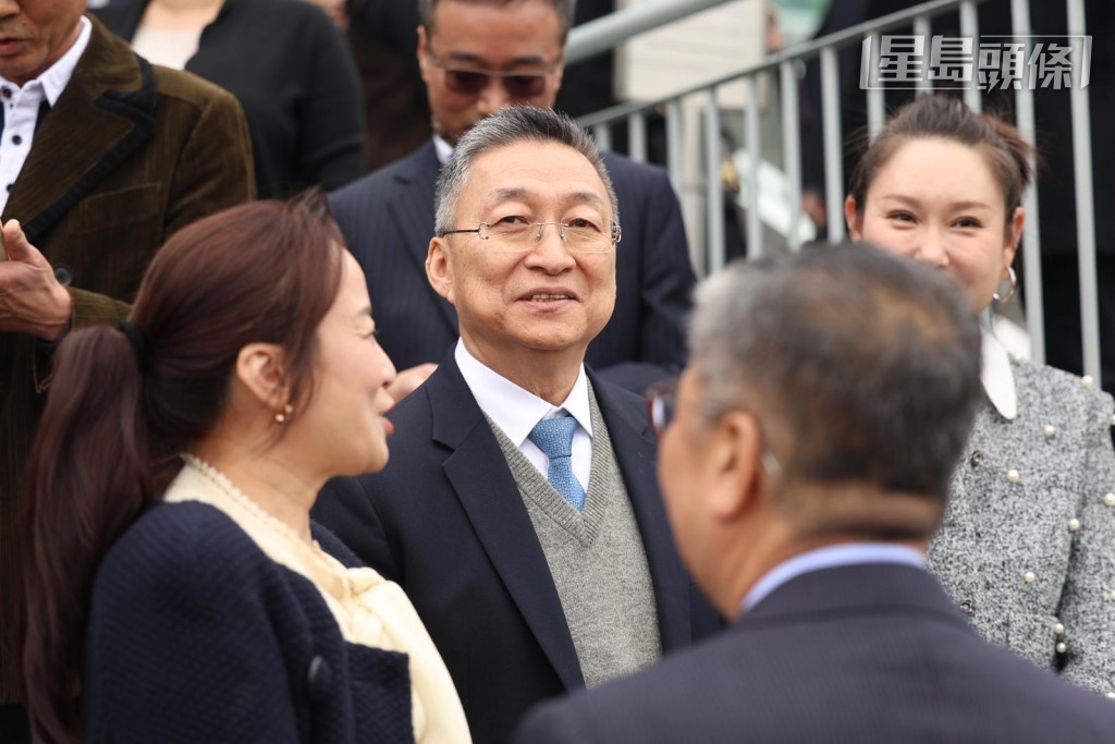 呂健威馬房近期搏殺手風甚順，頻頻贏馬，剛周日以「勁勇皇駒」及「閃耀天河」起孖，成績優秀。