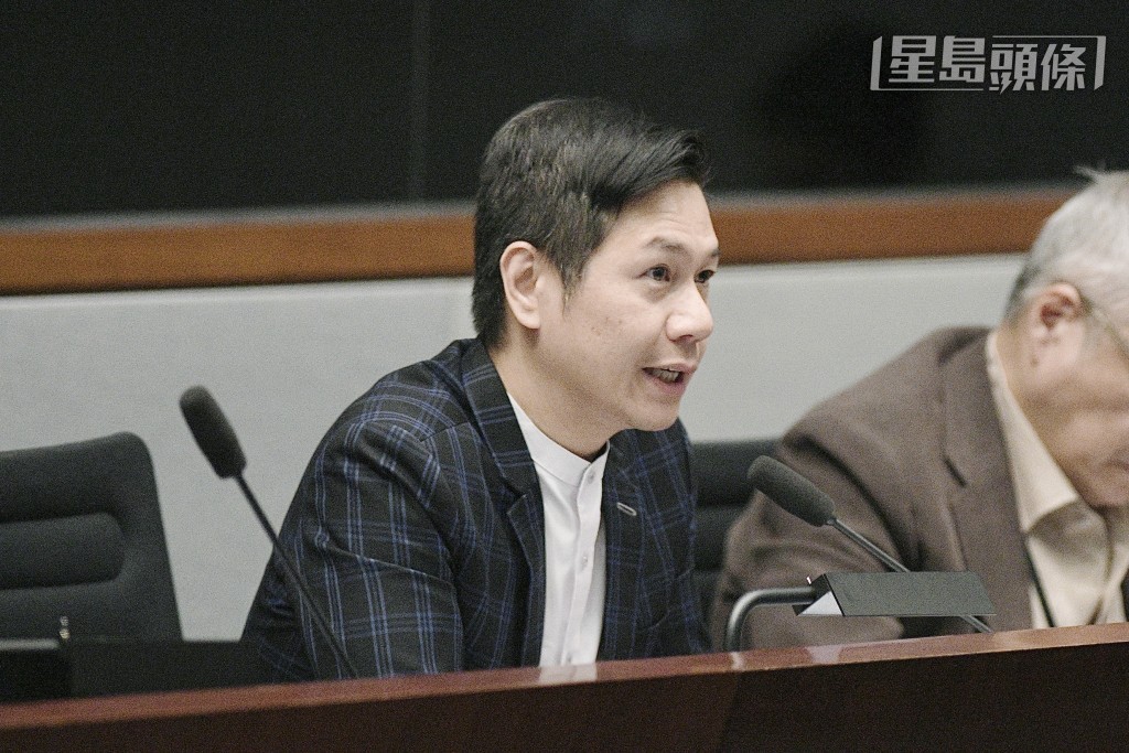 吳傑莊提到馬會需和外圍競爭,稱「如果唔係個賠率又唔好,玩法又少,有可能立完法都冇人參與」。 吳傑莊提到馬會需和外圍競爭,稱「如果唔係個賠率又唔好,玩法又少,有可能立完法都冇人參與」。