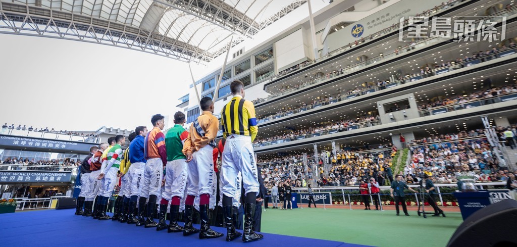 一眾頂尖的參賽騎師於第二場賽事後更會列陣沙田馬場馬匹亮相圈的開幕儀式，與大家見面。