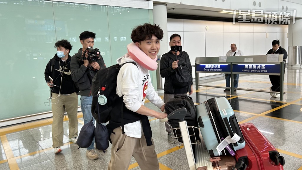 鄧先生指今次日本之旅,未有受滯留事故影響心情。蔡楚輝攝 鄧先生指今次日本之旅,未有受滯留事故影響心情。蔡楚輝攝