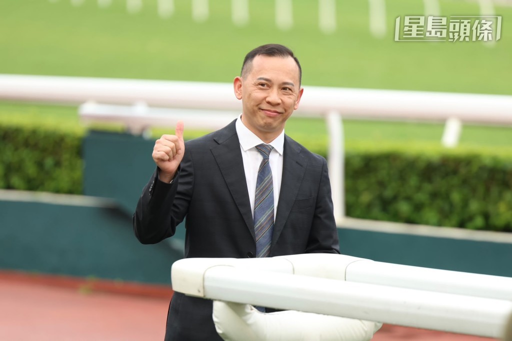 巫偉傑說:「很多謝馬主朋友的支持,以及沙田、從化兩地馬房員工的努力。」 巫偉傑說:「很多謝馬主朋友的支持,以及沙田、從化兩地馬房員工的努力。」