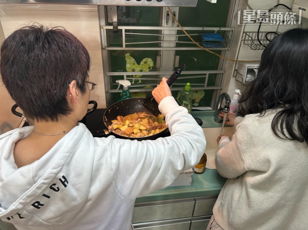 Angel指，自從共居後，我們一起買餸煮飯，分工合作，才真正感受到樂趣。同路舍提供圖片