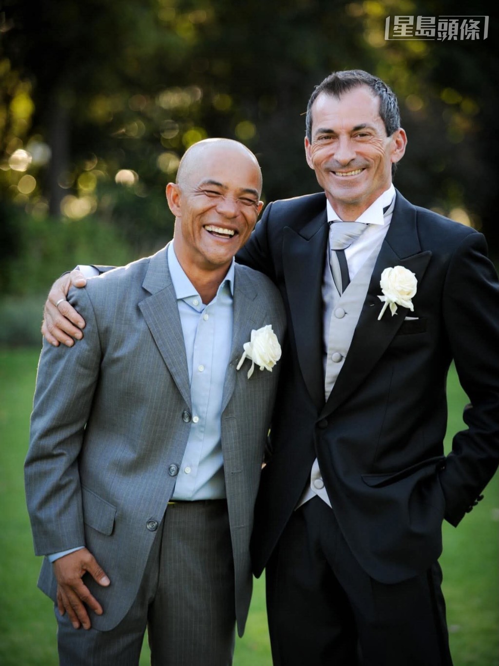 當中一張是馬偉昌和霍達的合照，引起大眾的回憶殺。