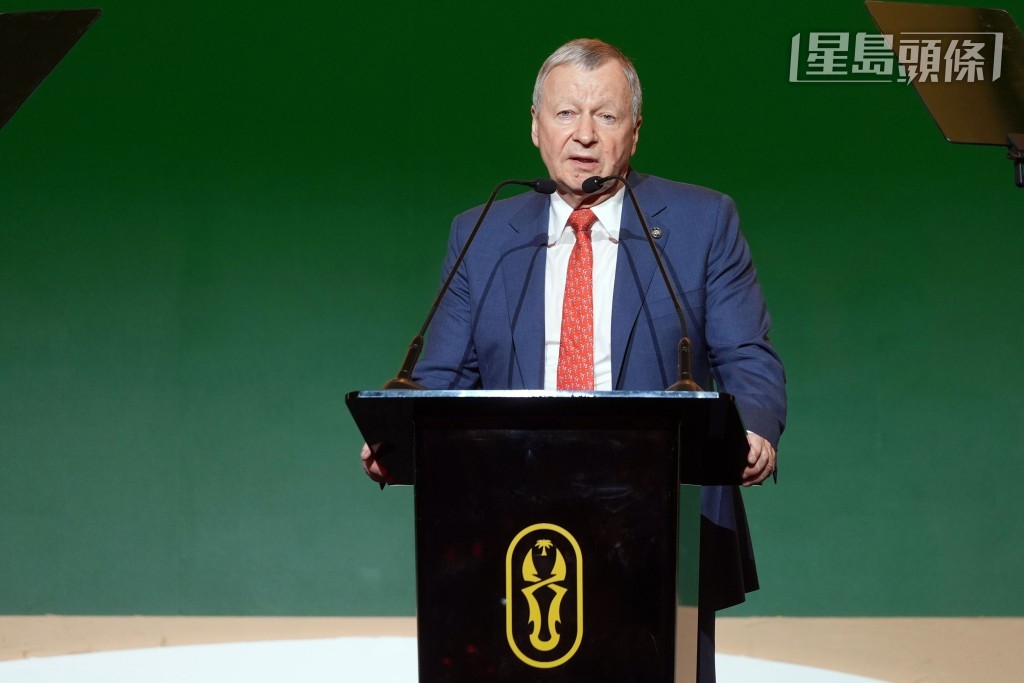 亚洲赛马联盟主席兼香港赛马会行政总裁应家柏先生在亚洲赛马会议闭幕礼上致辞。