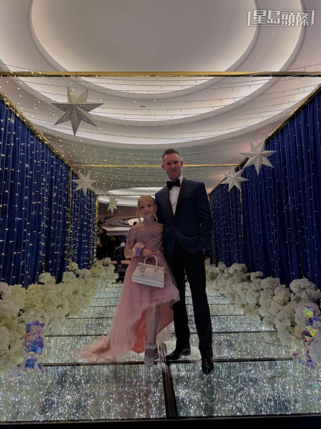 潘頓今早分享了昨晚和女兒Roxy一起出席一個名為Daddy Daughter Ball 2026。相片來源:潘頓IG 潘頓今早分享了昨晚和女兒Roxy一起出席一個名為Daddy Daughter Ball 2026。相片來源:潘頓IG