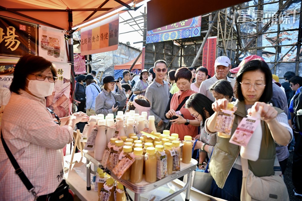 美食嘉年華則於每日上午11時至晚上10時開放。