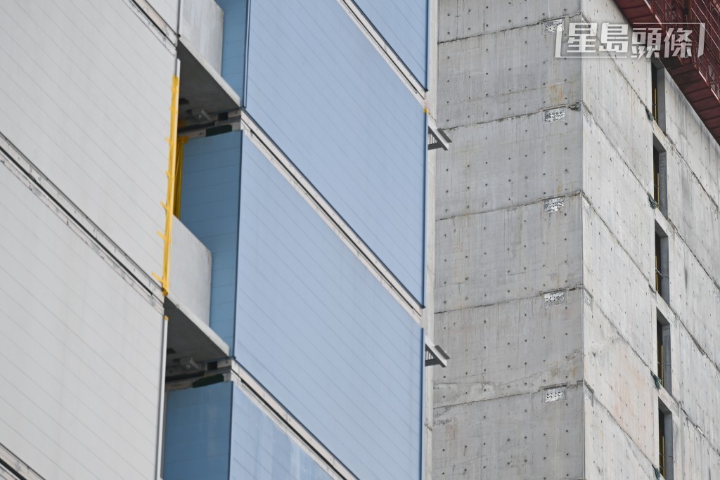 承建商「安保－俊和聯營」已提交修補方案，建築署正在檢示。