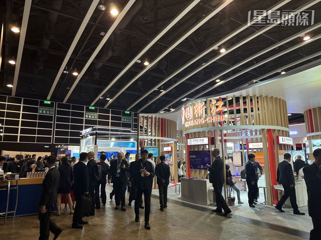 会展现场设有“一带一路”高峰论坛展览。(常彧璠摄) 会展现场设有“一带一路”高峰论坛展览。(常彧璠摄)