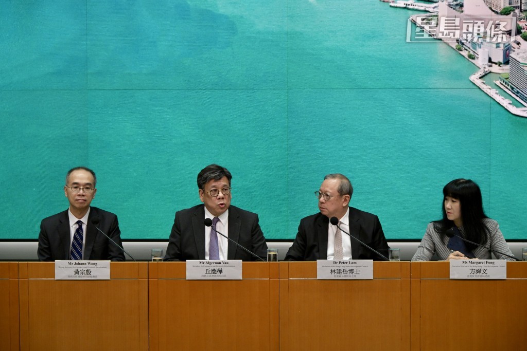 左起︰黄宗殷、丘应桦、林建岳、方舜文。苏正谦摄