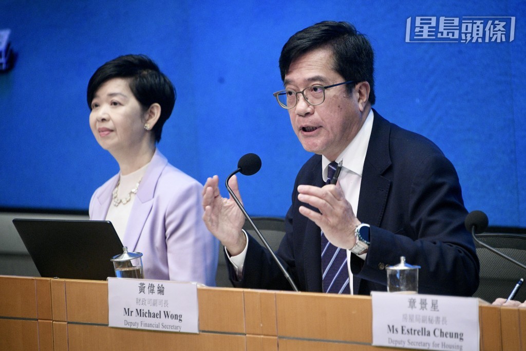 黃偉綸強調收購方案「不具備任何強制性」,「建議居民接受,係相當有吸引力。」 黃偉綸強調收購方案「不具備任何強制性」,「建議居民接受,係相當有吸引力。」