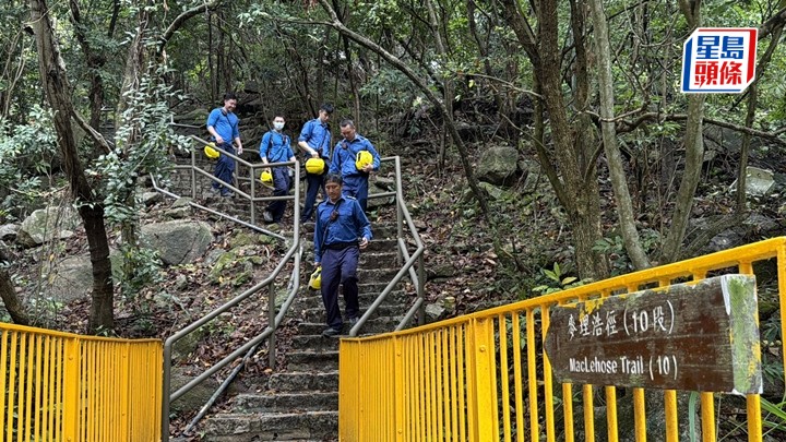 消防員登山搜救。梁國峰攝