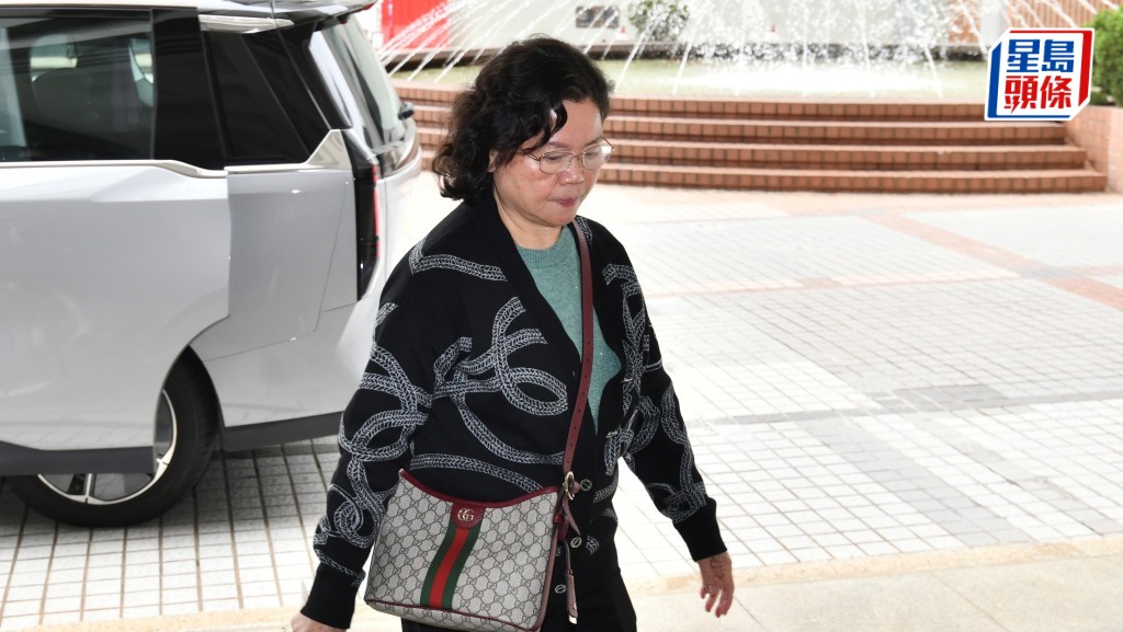 張韋怡母親曾秀英供稱，曾遭潘碧玉指罵「死八婆」，更聲言「唔好再嚟我屋企呀！見你一鑊打你一鑊呀！」。盧江球攝