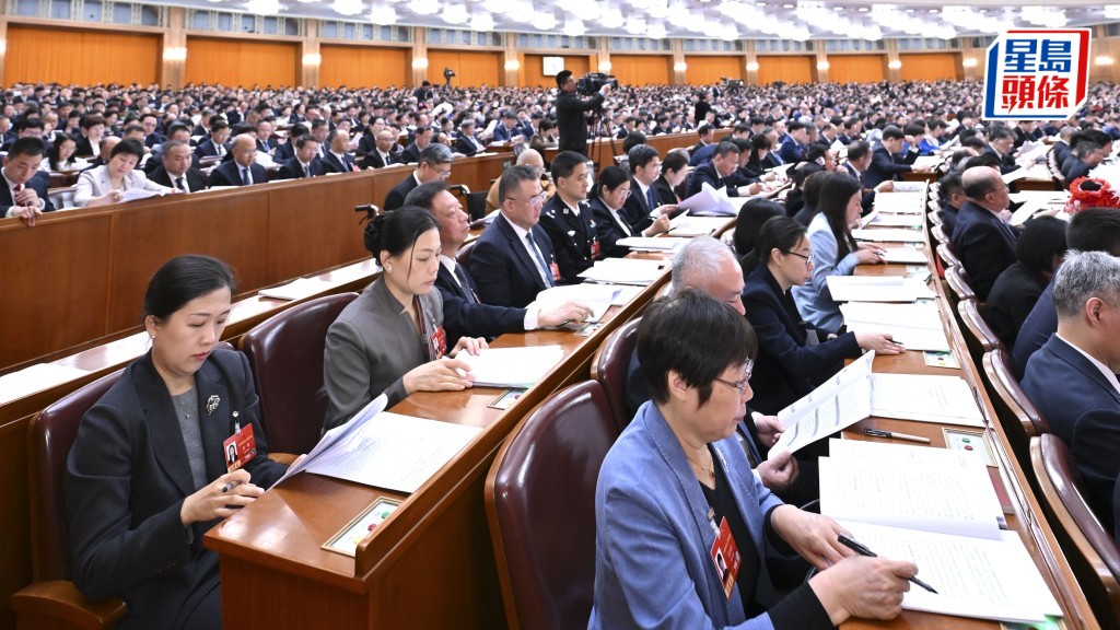 教育局因應人大審議通過「十五五」規劃綱要草案，將更新相關教材內容。  資料圖片