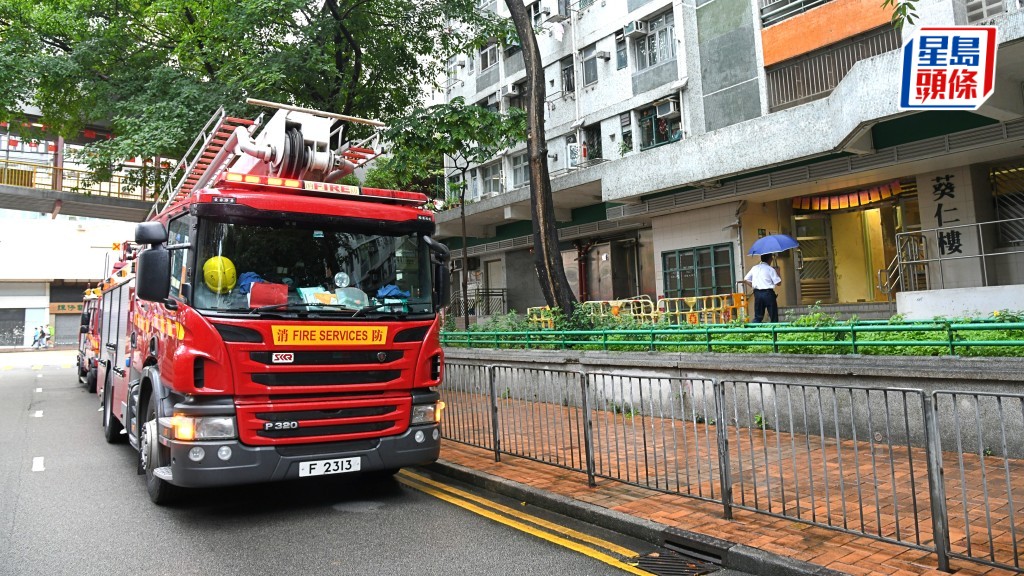 消防到場救火。蔡楚輝攝