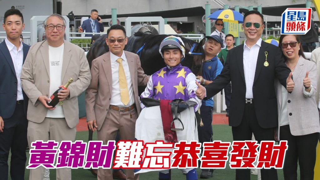 黃錦財(左二)與鄭俊偉、丁冠豪(左三)、葉楚航及楊明綸(中)合作愉快。