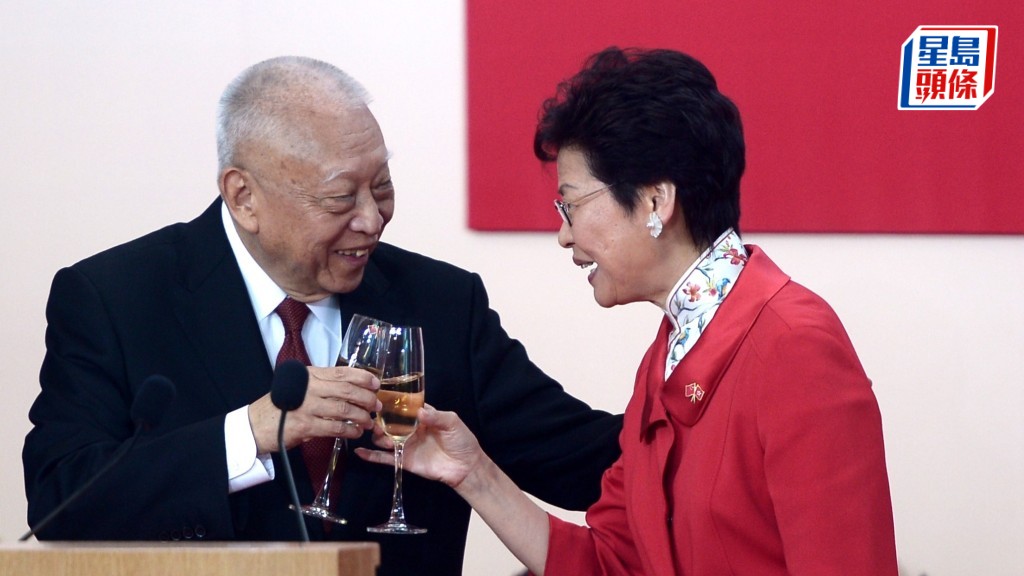 董建華辭世︱林鄭月娥形容是「十分慈祥的長者」 能洞悉社會深層次問題
