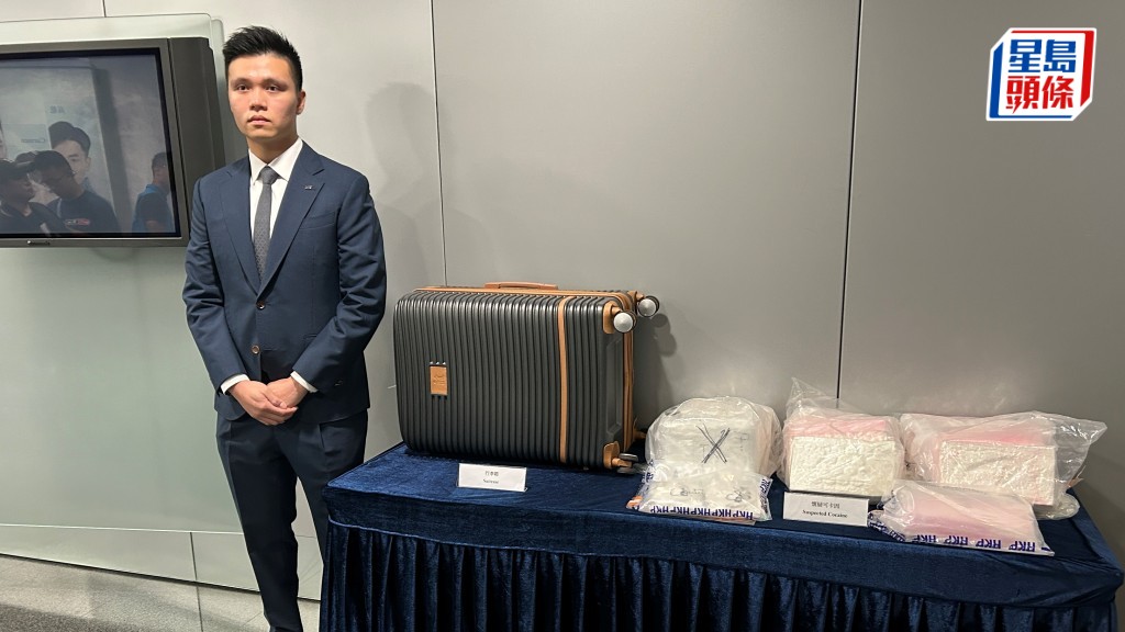警方在機場截查24歲泰籍男檢獲可卡因。林思明攝