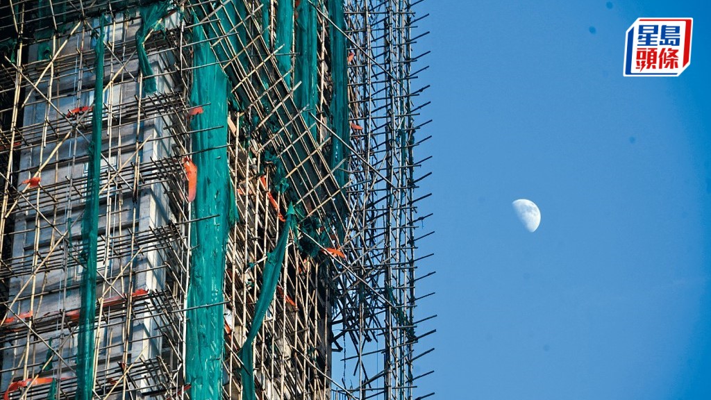 宏福苑大火｜6私樓棚架搭建逾兩年未拆  3幢位處市區 發展局: 有危險會介入拆除。資料圖片