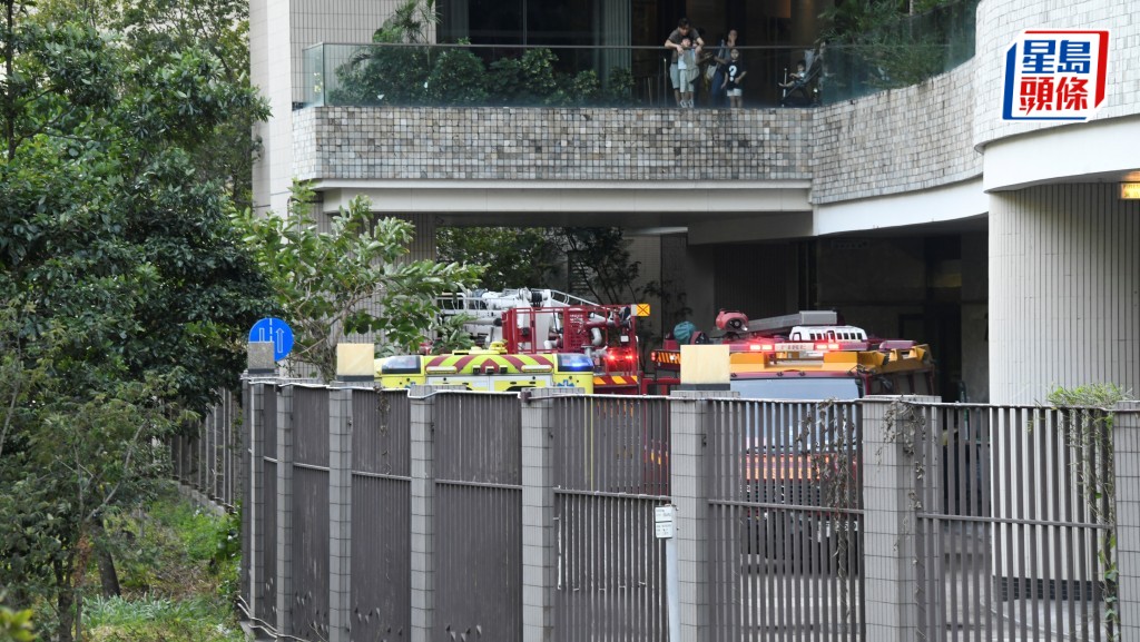 消防到場救熄火警。楊偉亨攝