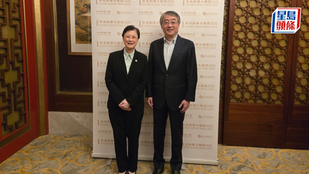 任詠華（左）表示，8月13日公布今年未來科學大獎獲獎者。高俊謙攝