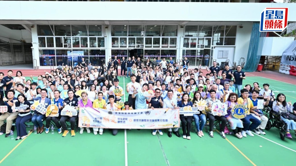 「第七屆十大傑出關愛學生」頒獎典禮今日舉行，合共19名「傑出關愛學生」獲表揚。受訪者提供