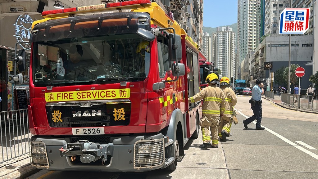 消防到場救熄火警。林思明攝