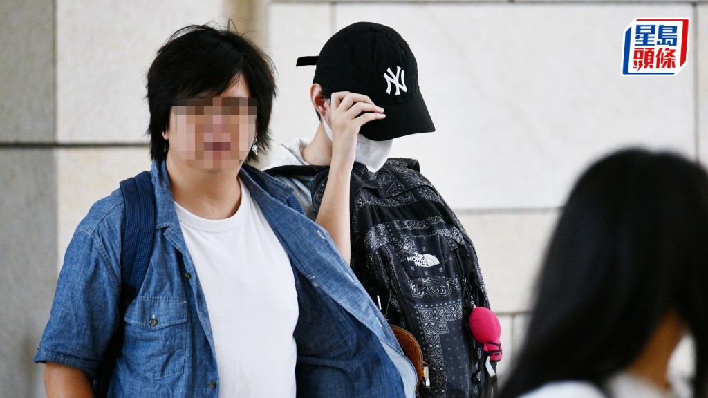 裁判官接納報告建議，判承認窺淫罪的18歲被告劉俊霆（戴帽）1年感化。何健勇攝