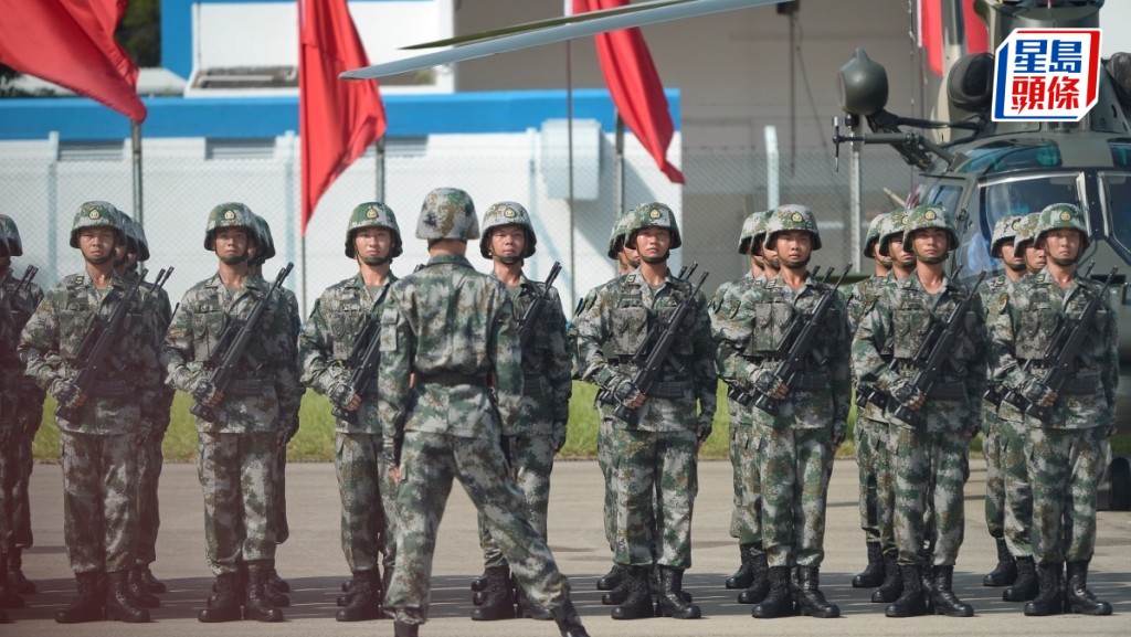 解放軍駐港部隊發賀辭祝願市民新春快樂。資料圖片