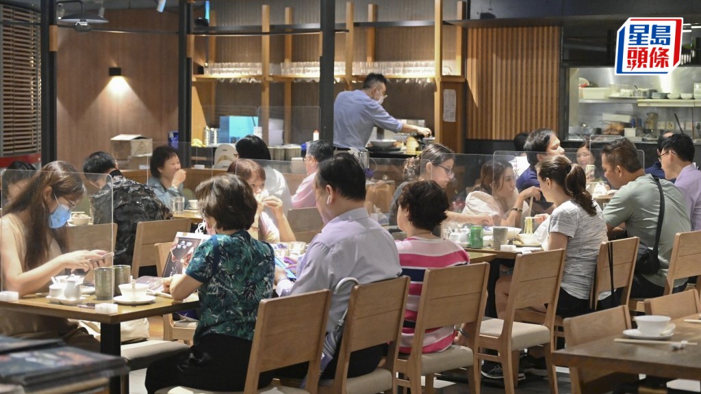 食環署豁免小販和食物業牌照費用及受限制食物售賣許可證費用一年。資料圖片