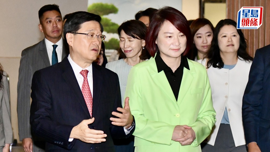 特首與議員對談交流會今早舉行 李家超、李慧琼到場 司長等主要官員均有出席
