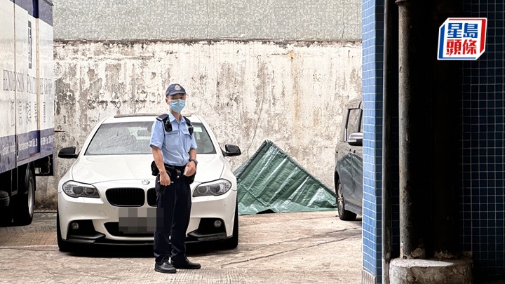 墮樓男子當場死亡。梁國峰攝