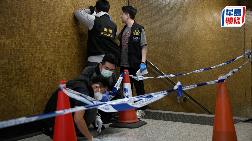 警方於案發後於上環站調查。資料圖片