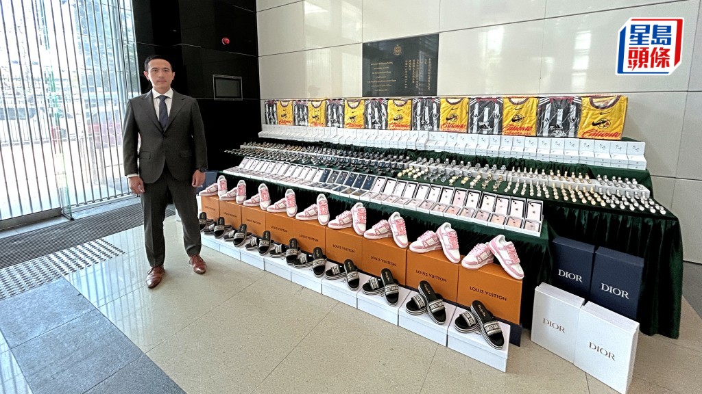 海關檢獲7萬件冒牌物品,市值4100萬元拘2人。林思明攝