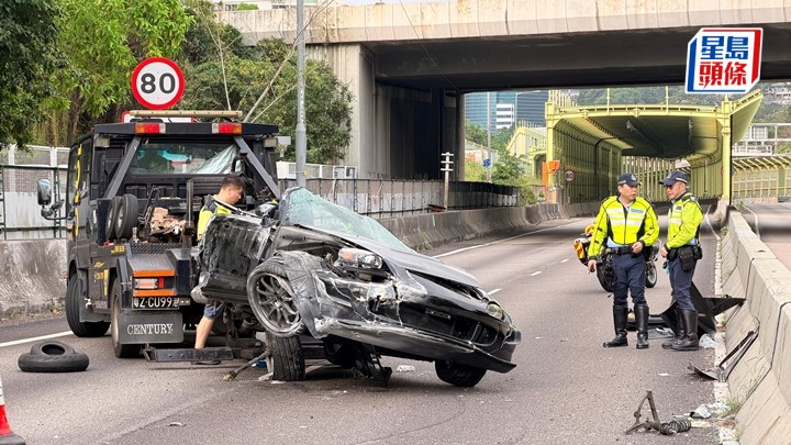 S2000在大埔公路失事全車盡毀。楊偉亨攝