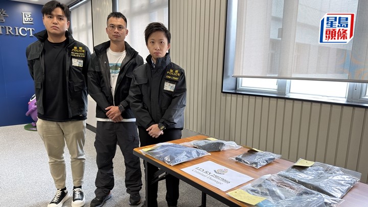 警方在愉景湾拘捕一名西班牙籍男子，他涉嫌与两宗毁坏选举宣传海报案有关。梁国峰摄