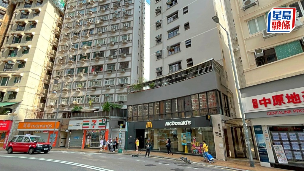 西營盤般咸道街頭男子昏迷送院亡。楊偉亨攝
